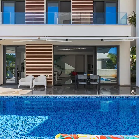 Villa By The 11 *